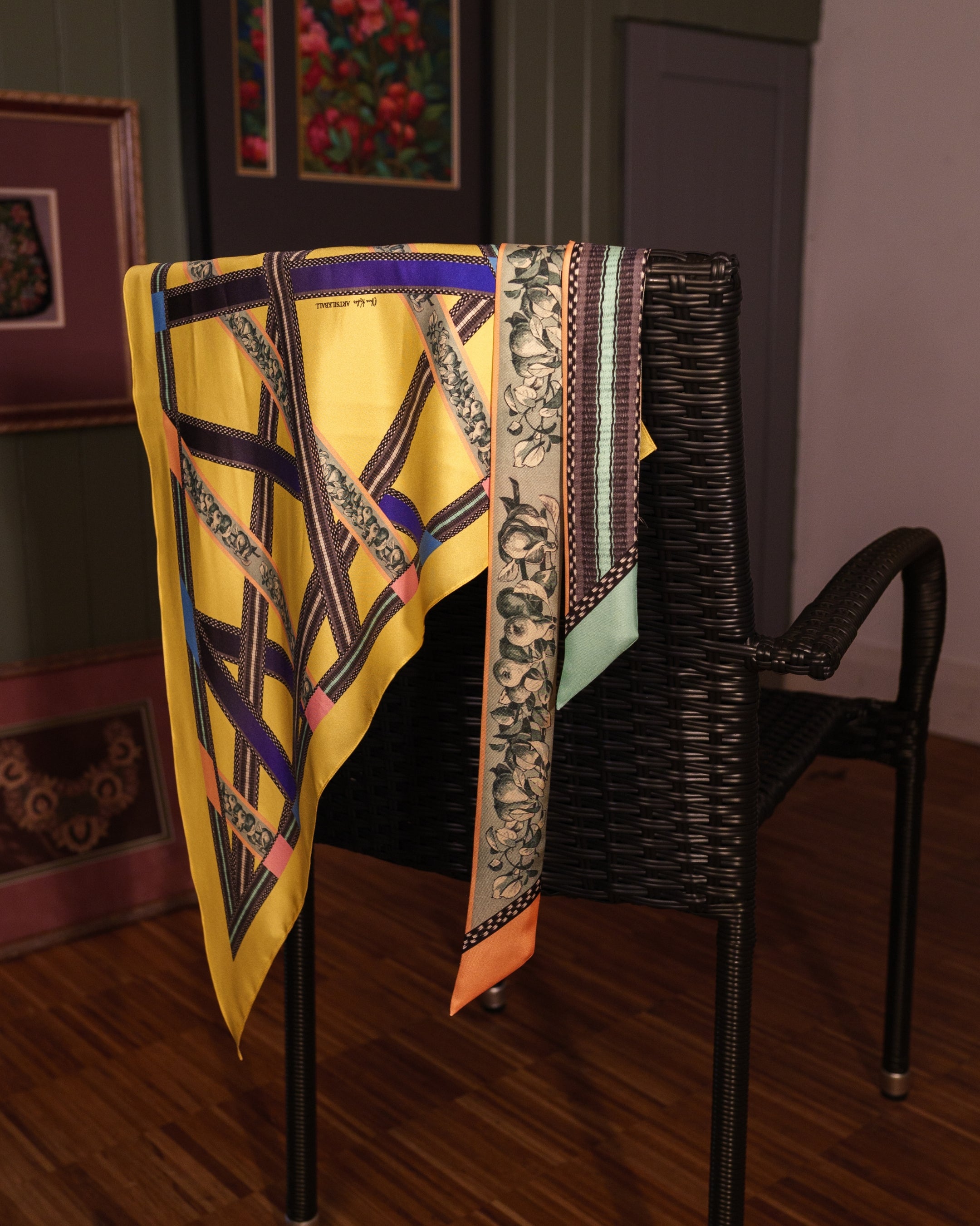 Scarf triangle 69x69cm